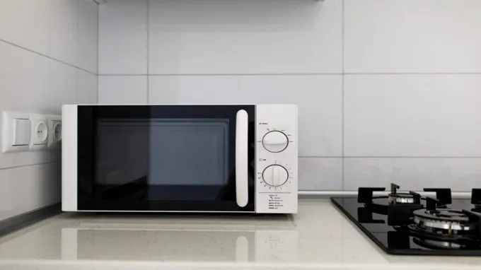 can a 400 watt inverter run a microwave