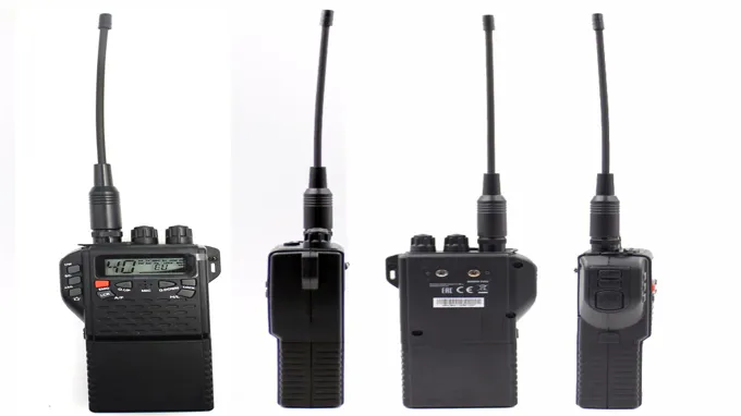 can a cb radio communicate with a walkie talkie