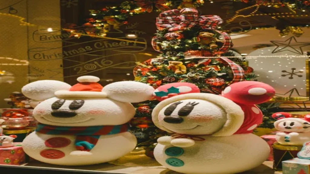 When Do Disney Christmas Decorations Come Down: A Guide for Park Visitors