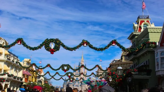 when does disney have christmas decorations up