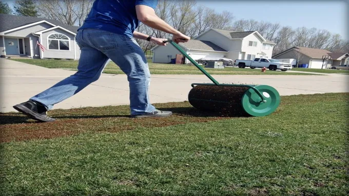 when to use peat moss on lawn