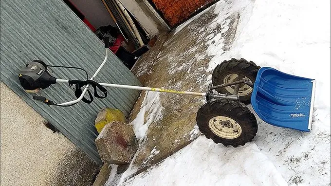 when to use snow blower vs shovel