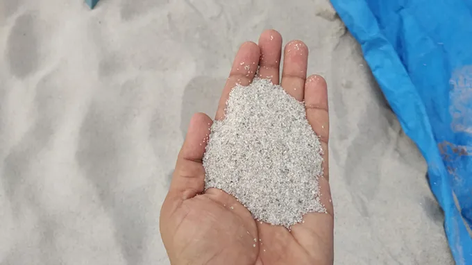 where can you find silica sand