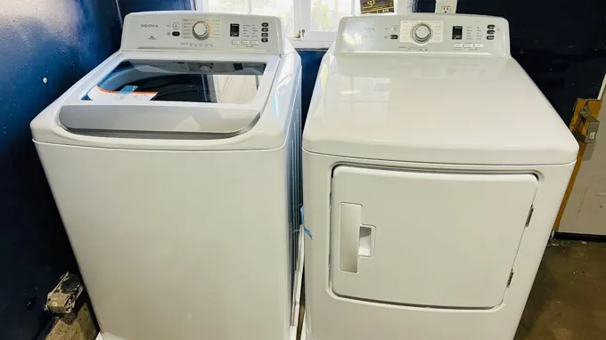 who makes insignia washer and dryer