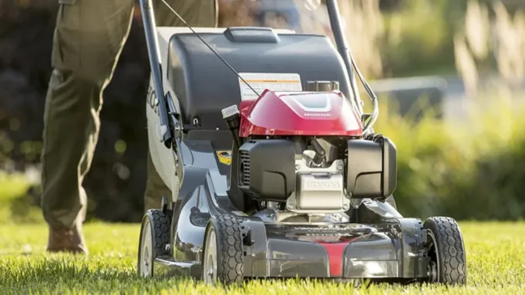 Who Makes the Best Lawn Mower Engine: Top Brands & Reviews