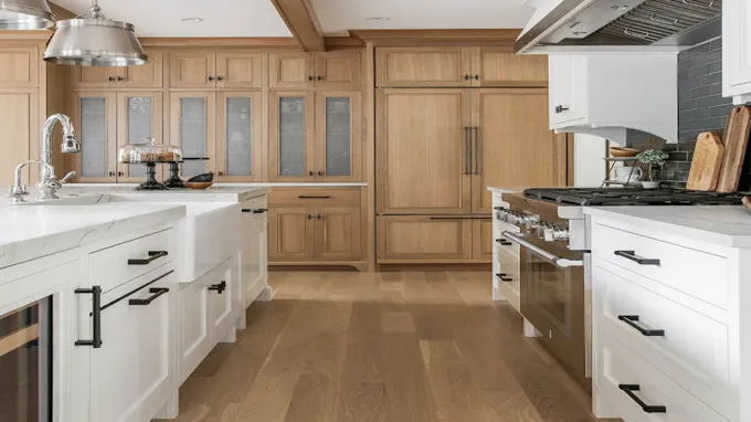 who makes white oak kitchen cabinets