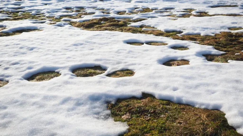 When Does Snow Start Melting: A Guide to Understanding the Snowmelt Process