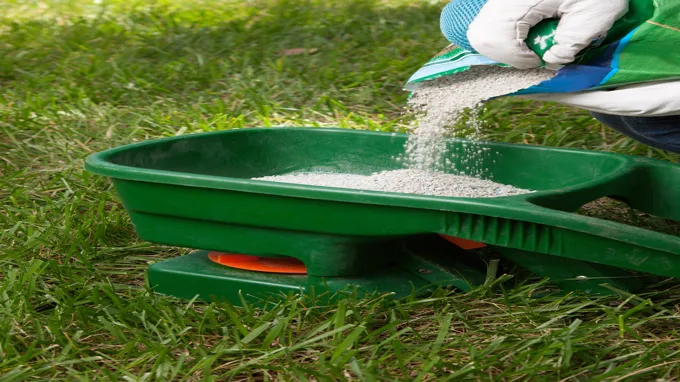 when to fertilize your lawn in pennsylvania